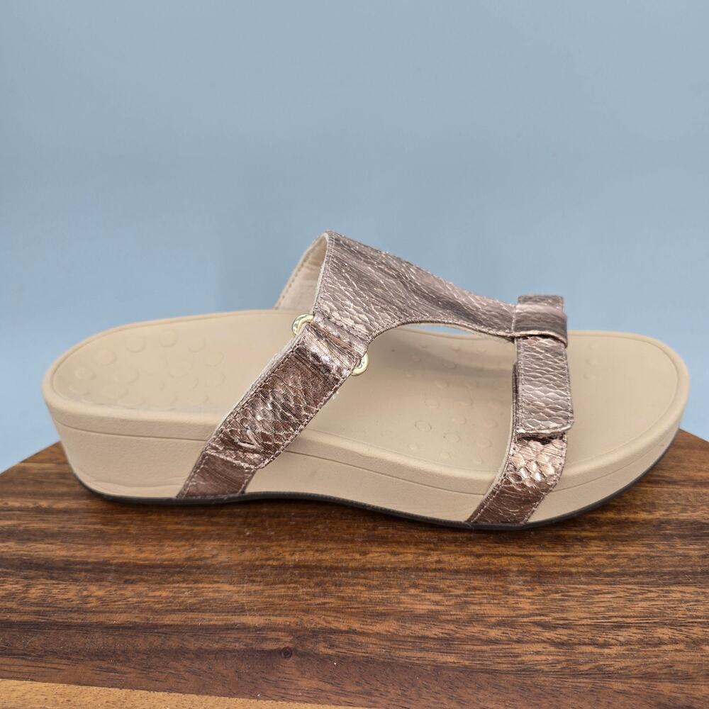 Vionic Ellie Sandals Womens 8 M Rose Gold Metallic Snake Print Orthotic Slides